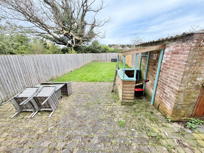 Pound Road Little Sutton